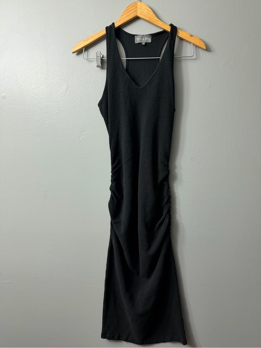michael stars black textured racerback side ruched tshirt v-neck midi dress smal